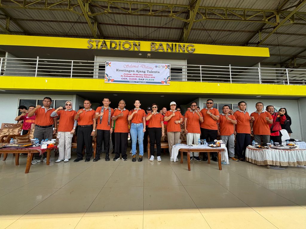 Wakil Bupati Sintang, Florensius Ronny, membuka Ajang Talenta pada Selasa pagi, 17 Juni 2025.