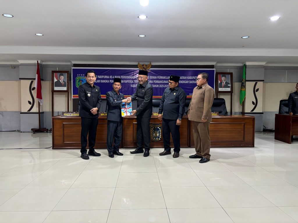 Bupati Sintang, Gregorius Herkulanus Bala menekankan pentingnya sinergi antara pemerintah daerah dan DPRD untuk mewujudkan pembangunan daerah yang maju, sejahtera, berkualitas, dan berkelanjutan.