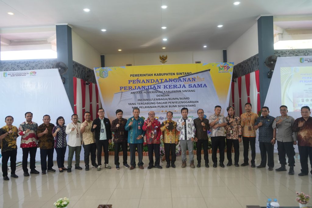 Bupati Sintang, Gregorius Herkulanus Bala melakukan penandatanganan perjanjian kerjasama pada Jumat, 11 Juli 2025 di Pendopo Bupati.