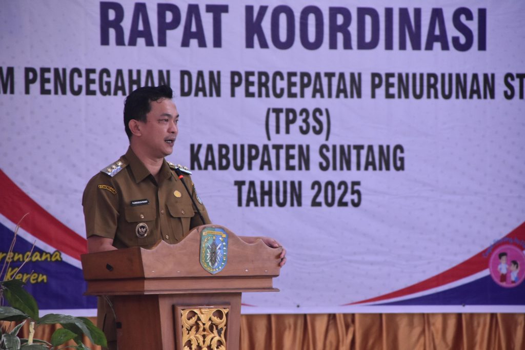 Wakil Bupati Sintang, Florensius Ronny dalam rapat koordinasi Tim Pencegahan dan Percepatan Penurunan Stunting (TP3S) pada Selasa, 12 Agustus 2025 di Pendopo Bupati Sintang.