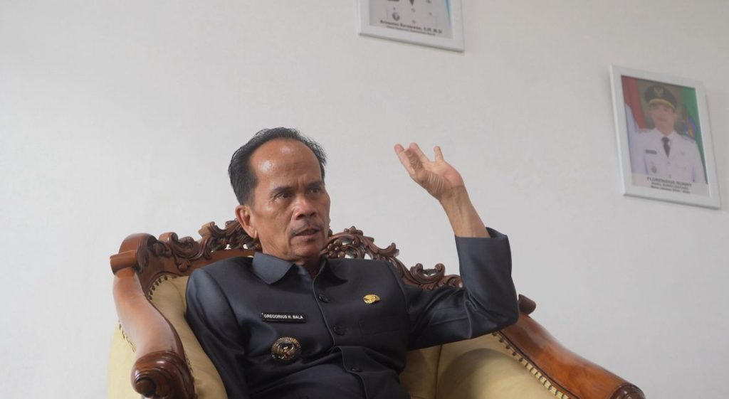 Bupati Sintang, Gregorius Herkulanus Bala dalam wawancara ekslusif bersama Langit Semesta Media pada Senin, 4 Agustus 2025 di Kantor Bupati Sintang. 