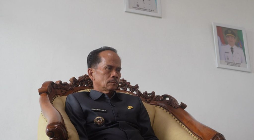 Bupati Sintang, Gregorius Herkulanus Bala dalam sesi wawancara ekslusif bersama Langit Semesta Media pada Senin, 4 Agustus 2025 di Kantor Bupati.
